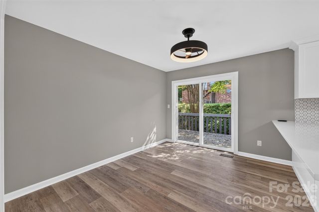 1326 Old Lenoir Road NW, Hickory, NC 28601