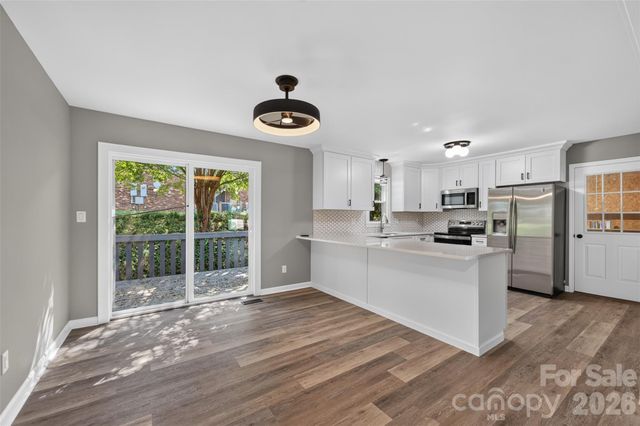 1326 Old Lenoir Road NW, Hickory, NC 28601