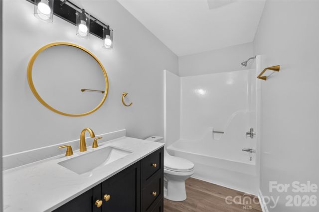 1326 Old Lenoir Road NW, Hickory, NC 28601