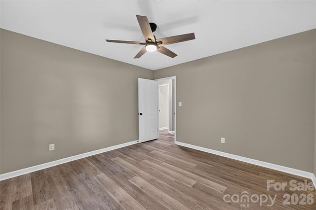 1326 Old Lenoir Road NW, Hickory, NC 28601