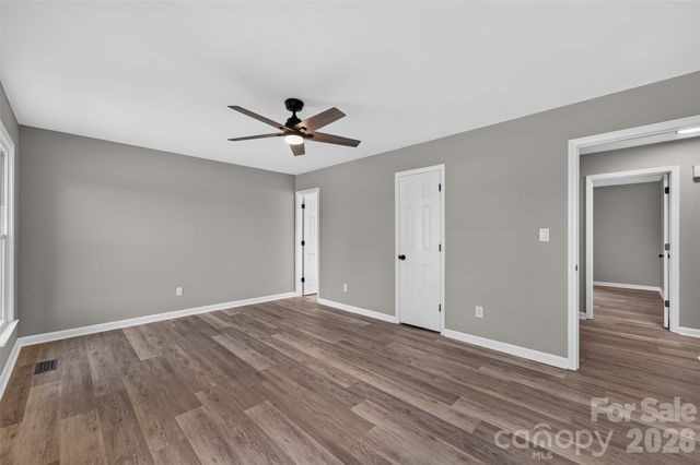 1326 Old Lenoir Road NW, Hickory, NC 28601