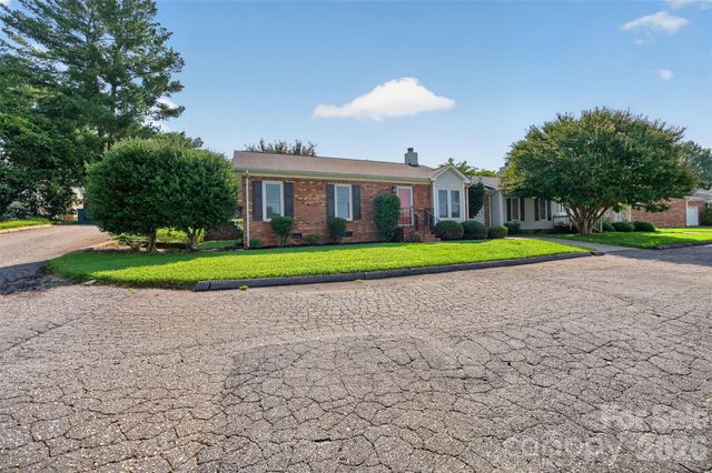 1326 Old Lenoir Road NW, Hickory, NC 28601