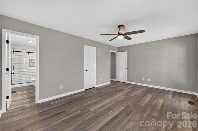 1326 Old Lenoir Road NW, Hickory, NC 28601