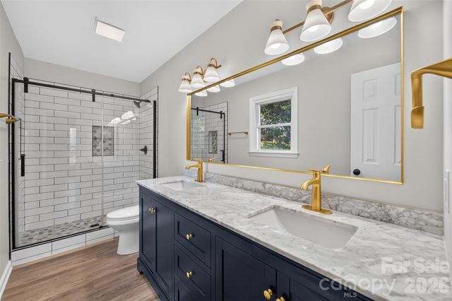 1326 Old Lenoir Road NW, Hickory, NC 28601