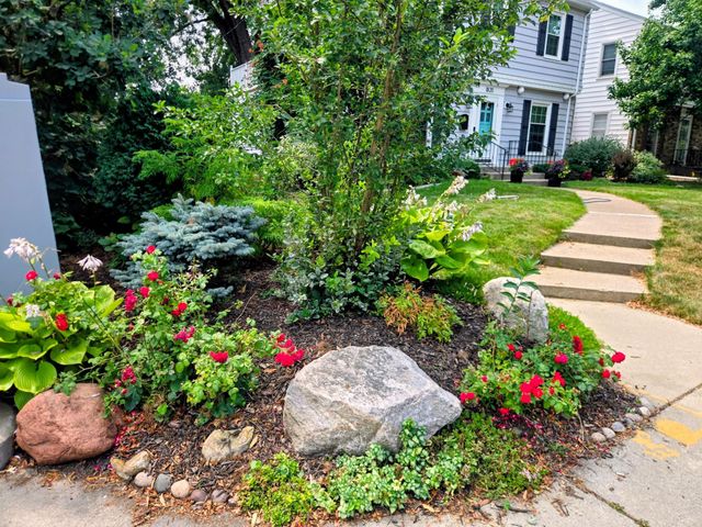 1820 Montreal Avenue, Saint Paul, MN 55116