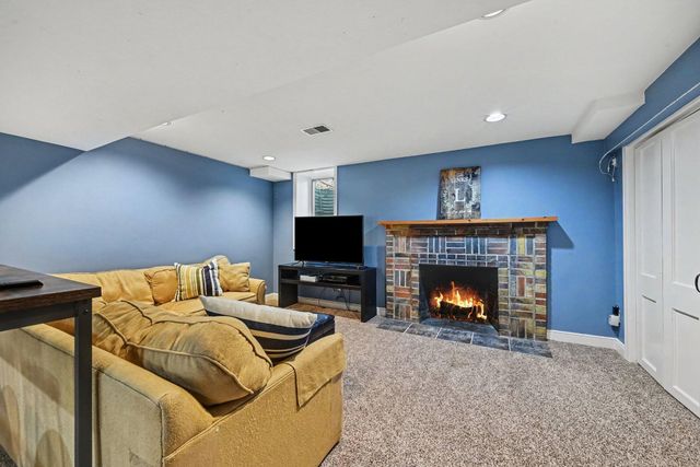 1820 Montreal Avenue, Saint Paul, MN 55116