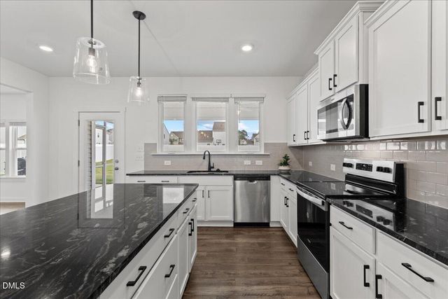 105 S Mule Way, Benson, NC 27504