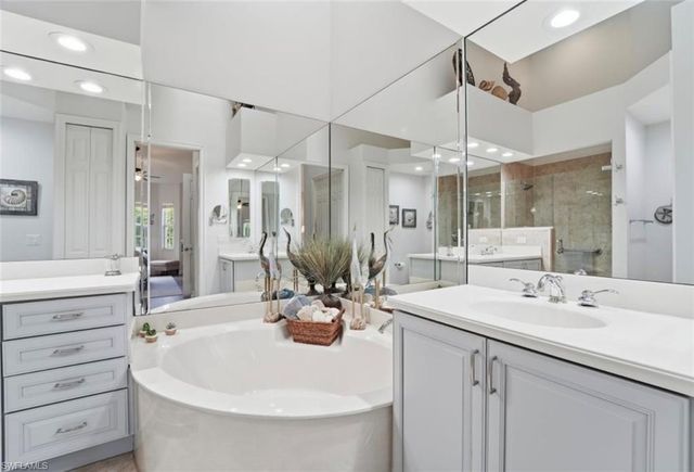 7842 Hawthorne DR # 1703, Naples, FL 34113