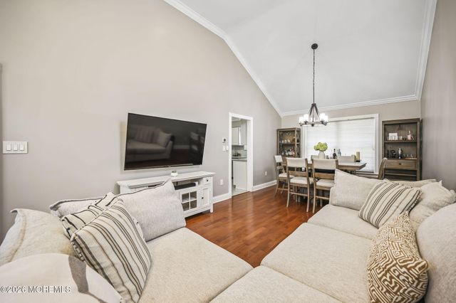 27 Diamond Lane, Howell, NJ 07731