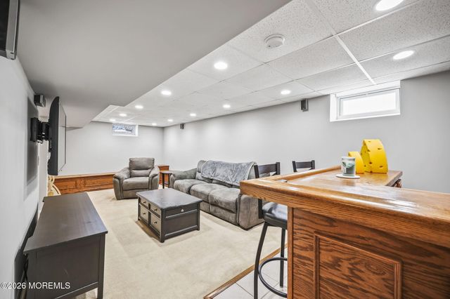27 Diamond Lane, Howell, NJ 07731