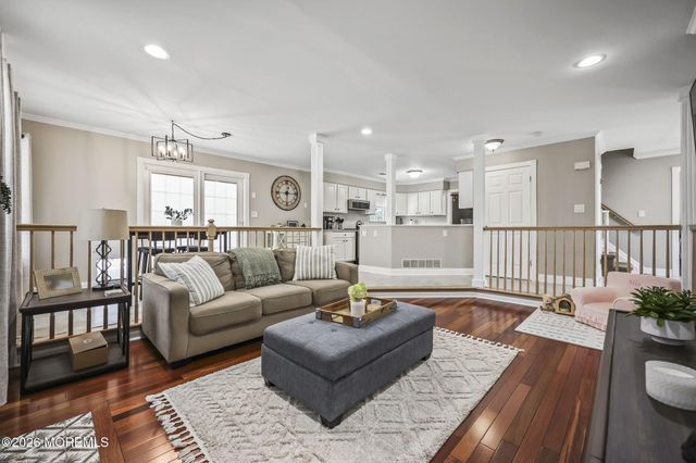 27 Diamond Lane, Howell, NJ 07731