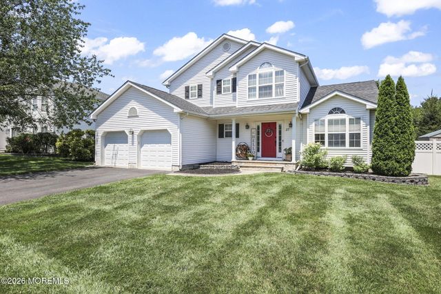 27 Diamond Lane, Howell, NJ 07731