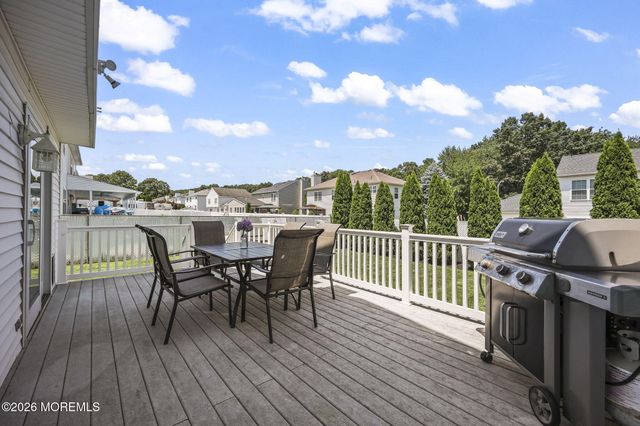 27 Diamond Lane, Howell, NJ 07731