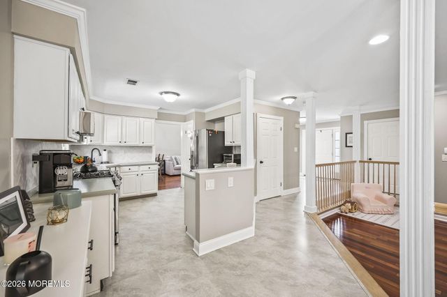 27 Diamond Lane, Howell, NJ 07731