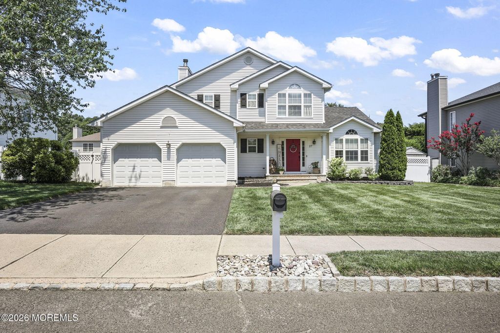 27 Diamond Lane, Howell, NJ 07731