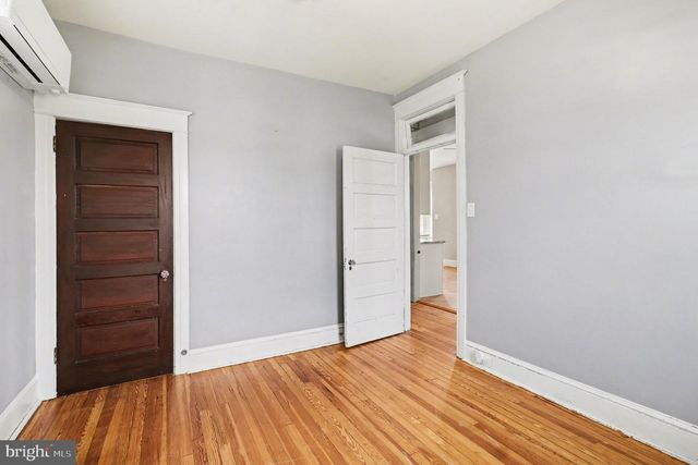 30 W AVON RD, Brookhaven, PA 19015