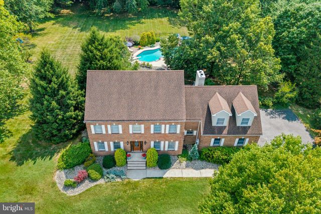 17 CLAYTON DR, Millstone Township, NJ 08510