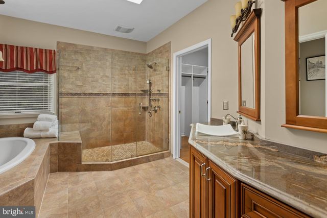 17 CLAYTON DR, Millstone Township, NJ 08510