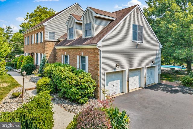 17 CLAYTON DR, Millstone Township, NJ 08510