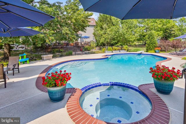 17 CLAYTON DR, Millstone Township, NJ 08510