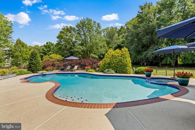 17 CLAYTON DR, Millstone Township, NJ 08510