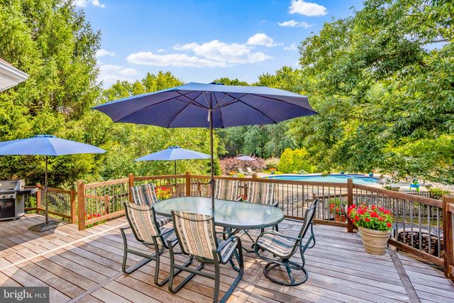17 CLAYTON DR, Millstone Township, NJ 08510