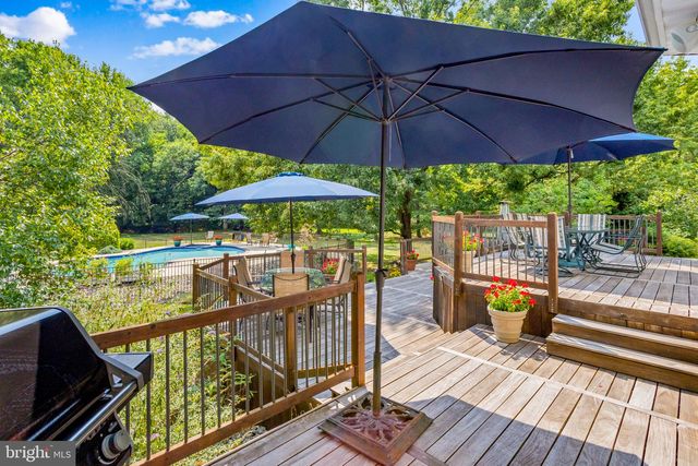 17 CLAYTON DR, Millstone Township, NJ 08510