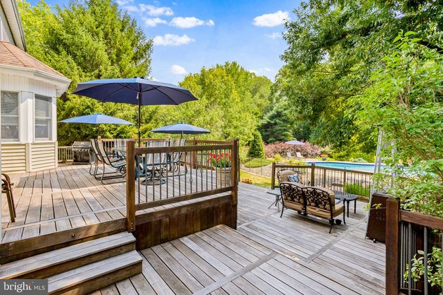 17 CLAYTON DR, Millstone Township, NJ 08510