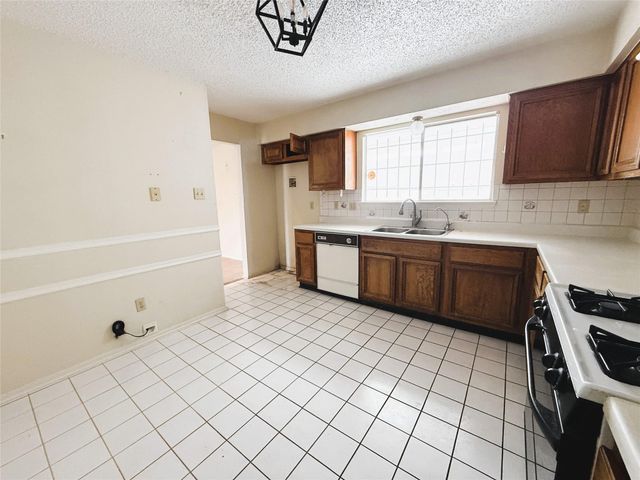 12503 Tambourine Drive, Houston, TX 77477