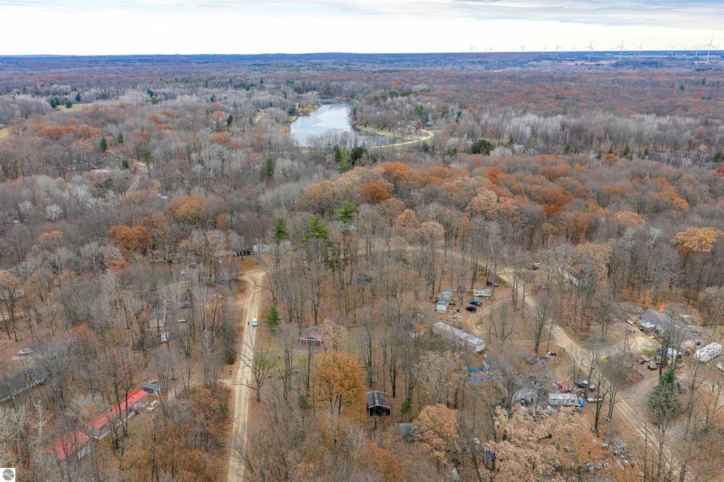 Image 10 of property listing at 7737 Wilderness Drive, Weidman, MI 48893