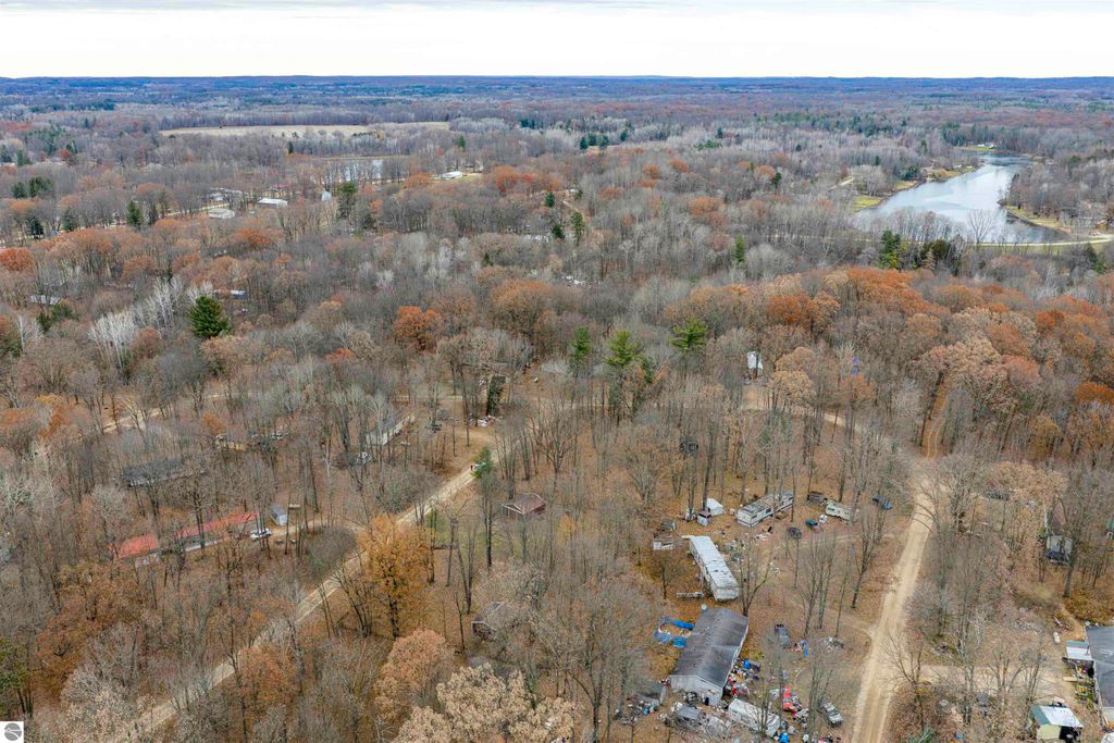 Image 11 of property listing at 7737 Wilderness Drive, Weidman, MI 48893