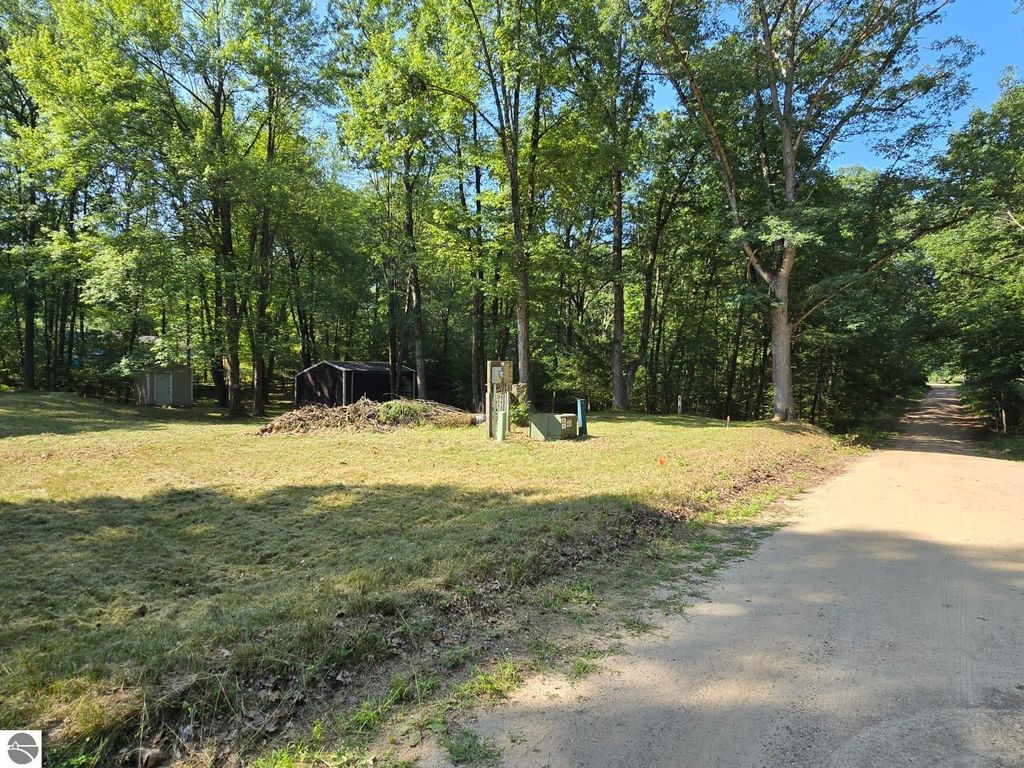 Image 23 of property listing at 7737 Wilderness Drive, Weidman, MI 48893