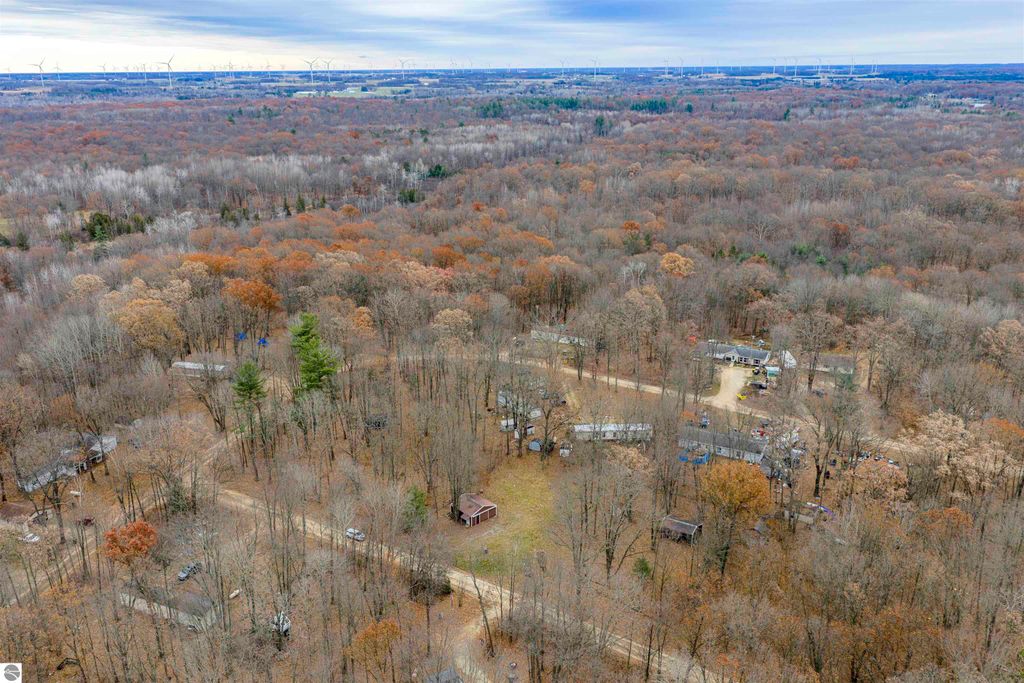 Image 8 of property listing at 7737 Wilderness Drive, Weidman, MI 48893