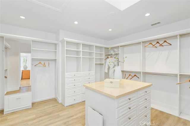 21 Lochmoor, Newport Beach, CA 92660