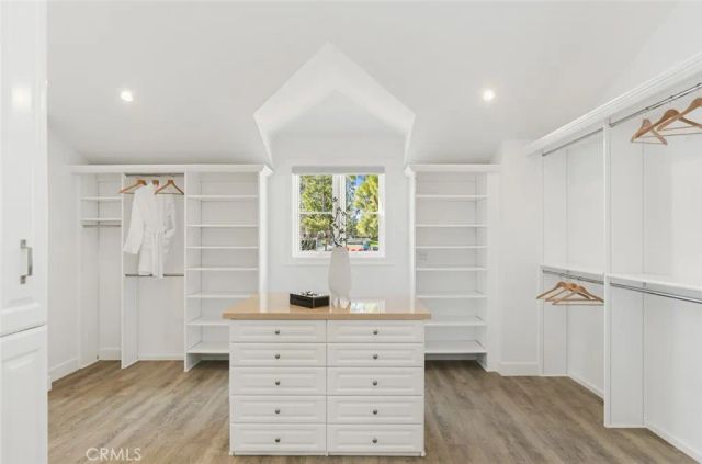 21 Lochmoor, Newport Beach, CA 92660