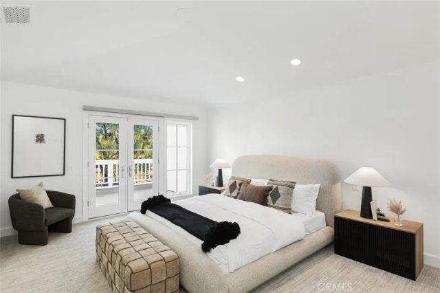 21 Lochmoor, Newport Beach, CA 92660