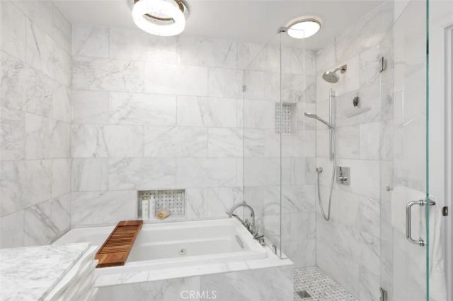 21 Lochmoor, Newport Beach, CA 92660