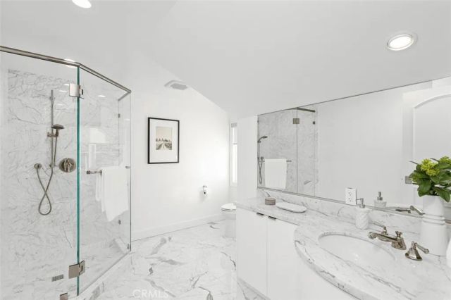21 Lochmoor, Newport Beach, CA 92660