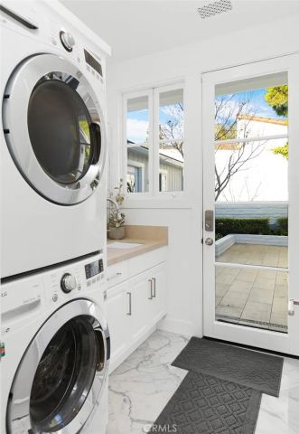 21 Lochmoor, Newport Beach, CA 92660