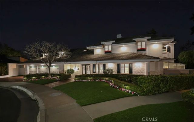 21 Lochmoor, Newport Beach, CA 92660