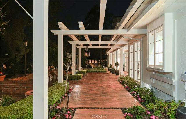 21 Lochmoor, Newport Beach, CA 92660