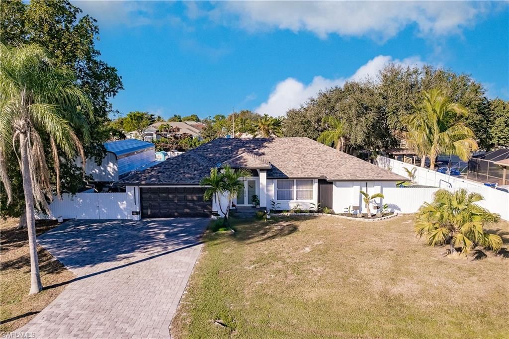 240 Laurent CT, LEHIGH ACRES, FL 33936 — exterior