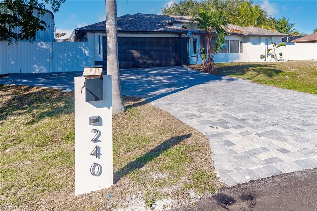 240 Laurent CT, LEHIGH ACRES, FL 33936 — photo 2