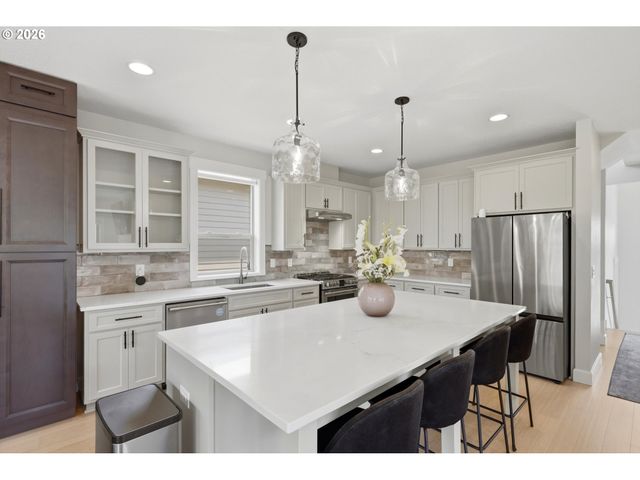 3779 Sw MCKINLEY St, Gresham, OR 97080