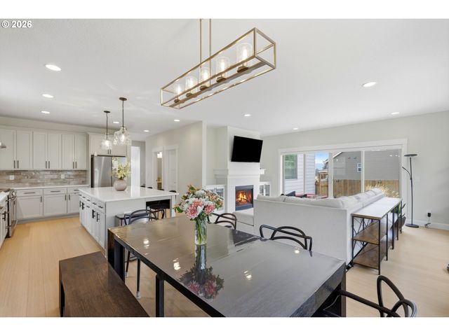 3779 Sw MCKINLEY St, Gresham, OR 97080