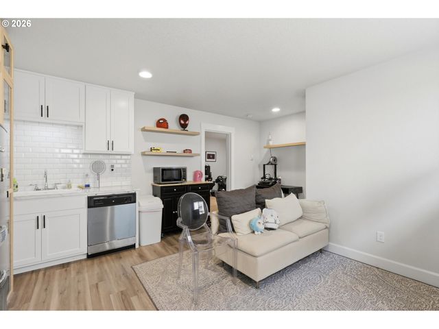 3779 Sw MCKINLEY St, Gresham, OR 97080