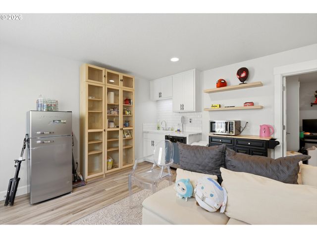 3779 Sw MCKINLEY St, Gresham, OR 97080