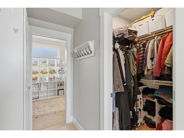 3779 Sw MCKINLEY St, Gresham, OR 97080