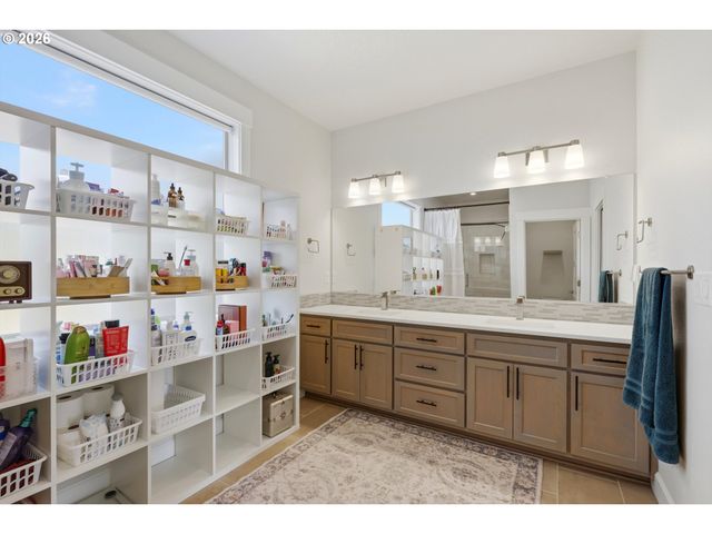 3779 Sw MCKINLEY St, Gresham, OR 97080