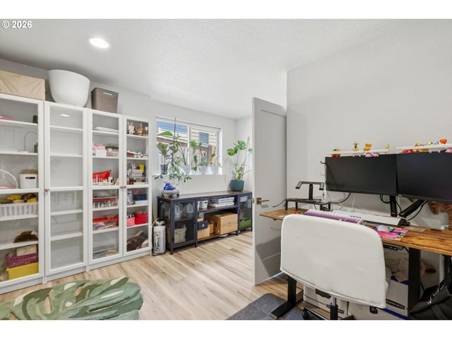 3779 Sw MCKINLEY St, Gresham, OR 97080